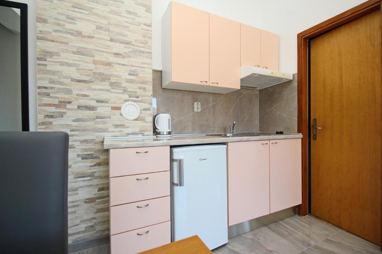 Apartments With A Parking Space Baska, Krk - 18716 Екстериор снимка