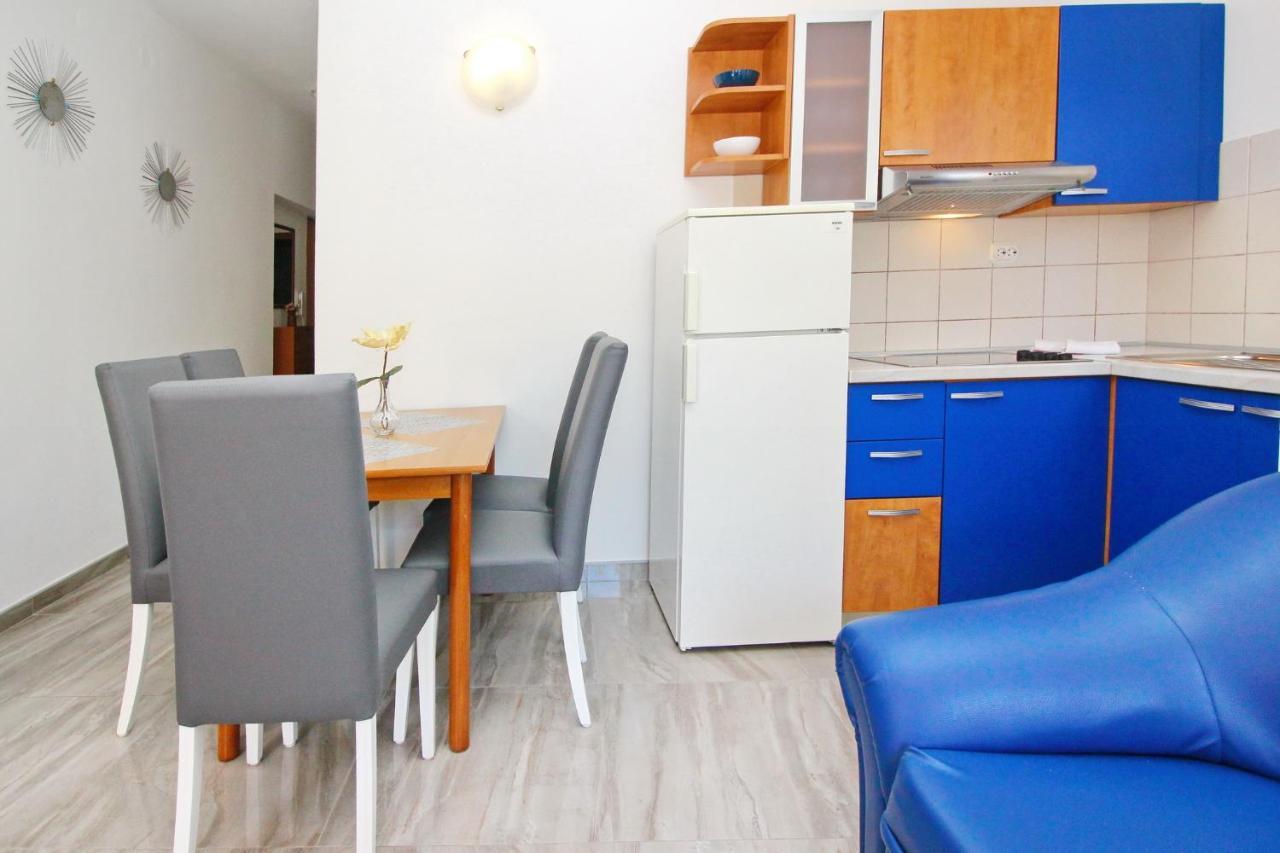 Apartments With A Parking Space Baska, Krk - 18716 Екстериор снимка