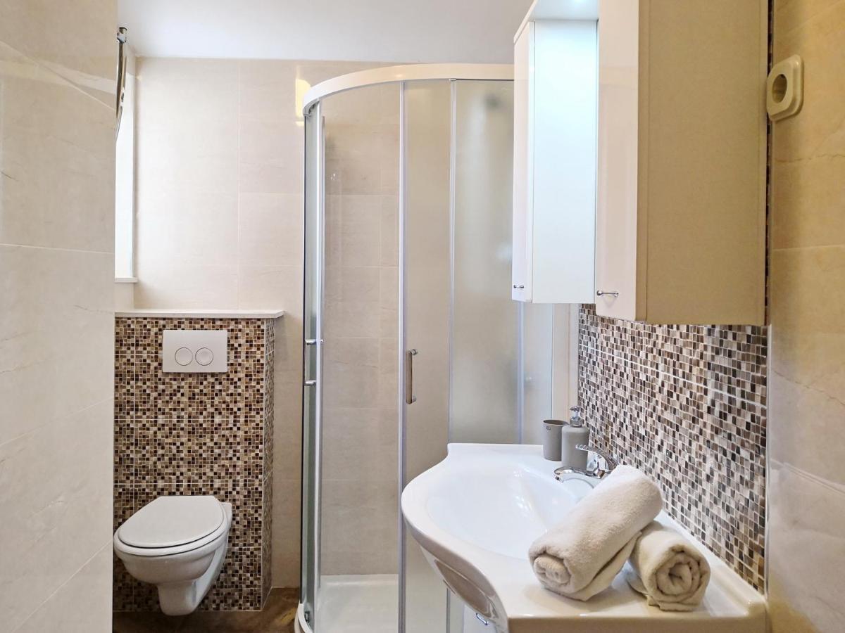 Apartments With A Parking Space Baska, Krk - 18716 Екстериор снимка
