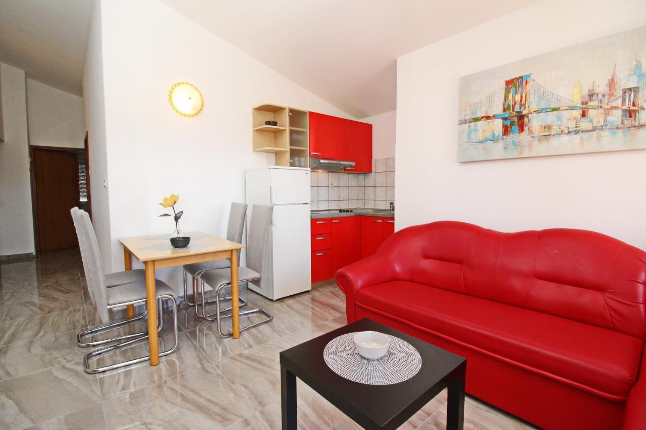 Apartments With A Parking Space Baska, Krk - 18716 Екстериор снимка